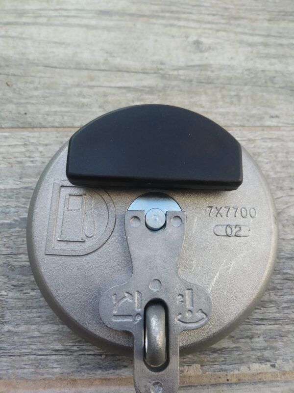 TAPON TANQUE FUEL 7X7700 - Imagen 2